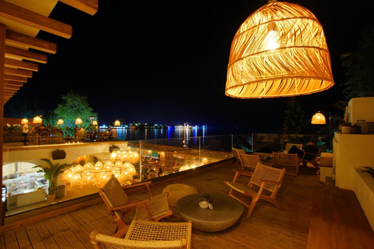 Kalia Beach Hotel Side Exterior photo